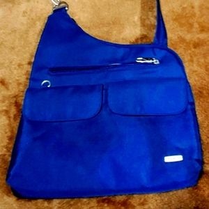Travelon womans shoulder bag